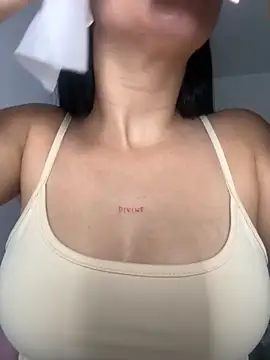 lucy grey25 online show from November 2025 02:38:02 PM