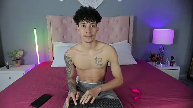 Joe And Emma online show from November 2025 10:31:02 PM