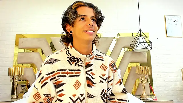 Ibratxandy online show from October 2025 07:11:01 PM