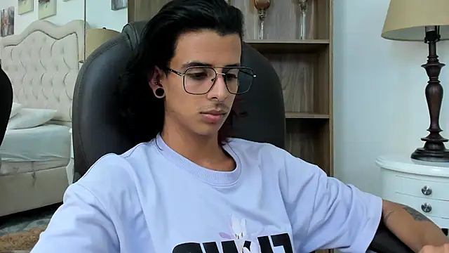 Ibratxandy online show from February 2026 07:26:01 PM