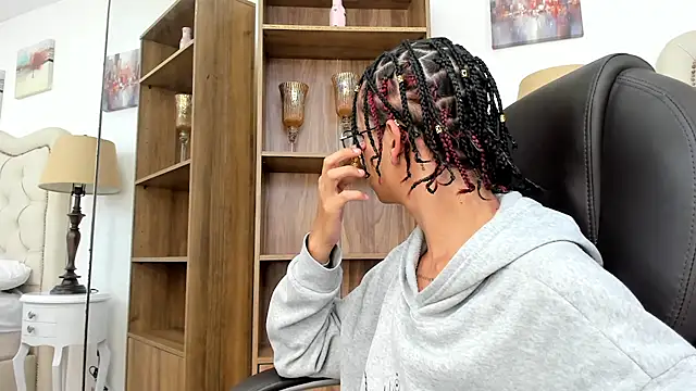 Ibratxandy online show from February 2026 06:29:02 PM