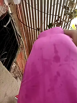 Rous-squir online show from November 2025 07:36:03 PM