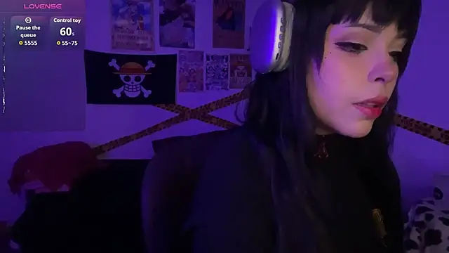 Snapshot of PixelKitty_ chatting on November 2025 11:04:02 PM PixelKitty online show from November 2025 11:04:02 PM