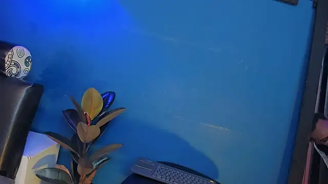 Hanzking01 online show from October 2025 10:43:02 AM