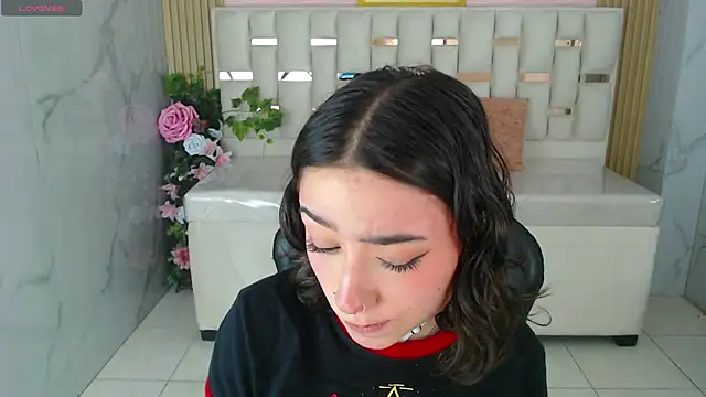 venuss09 s online show from December 2025 01:50:02 PM