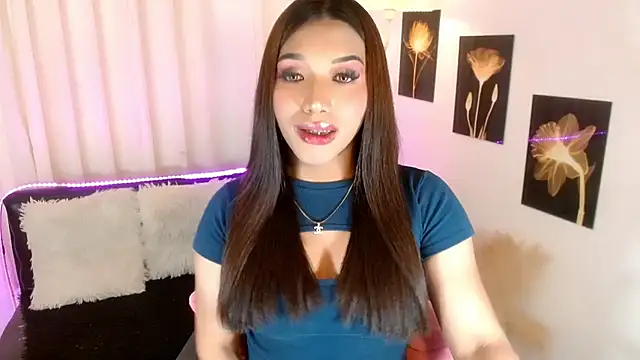 Ubanescka online show from December 2025 07:53:02 PM