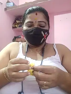 Snapshot of lathikaqueentamil chatting on October 2025 05:06:01 AM lathikaqueentamil online show from October 2025 05:06:01 AM