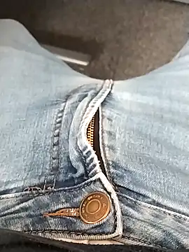 Ajayy01 online show from December 2025 11:19:01 AM