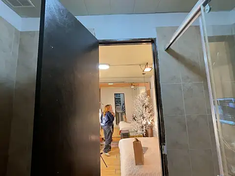 CamilleMilano online show from September 2025 05:28:02 AM