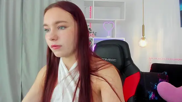 NoraHaynes online show from October 2025 03:06:02 AM