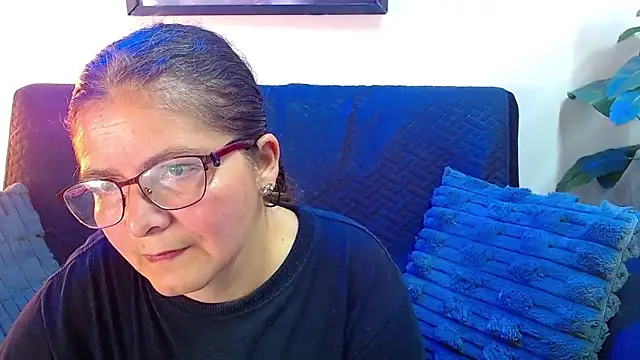 Snapshot of Linda_banks_ chatting on June 2026 01:43:02 AM Linda banks online show from June 2026 01:43:02 AM