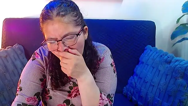 Snapshot of Linda_banks_ chatting on June 2026 01:41:01 AM Linda banks online show from June 2026 01:41:01 AM