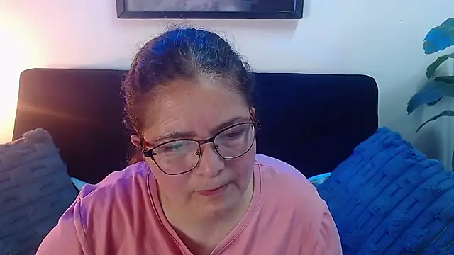 Snapshot of Linda_banks_ chatting on June 2026 02:11:01 AM Linda banks online show from June 2026 02:11:01 AM