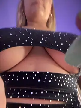 Snapshot of ChannelConnor_ chatting on September 2025 02:18:02 PM ChannelConnor online show from September 2025 02:18:02 PM