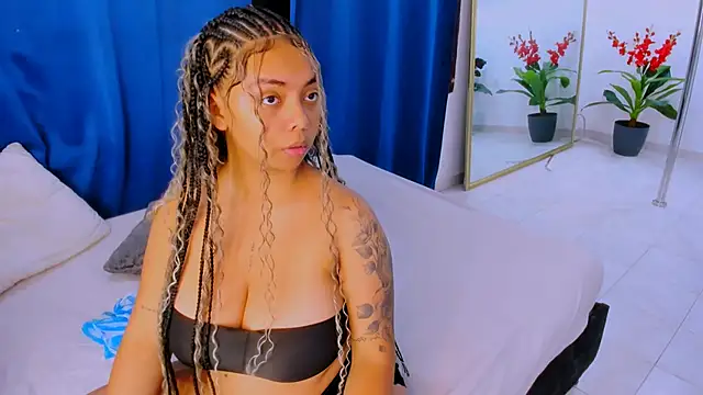 nahomy ryans online show from October 2025 09:01:01 AM