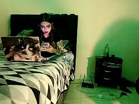 saenzjulieta1 online show from October 2025 12:57:01 AM