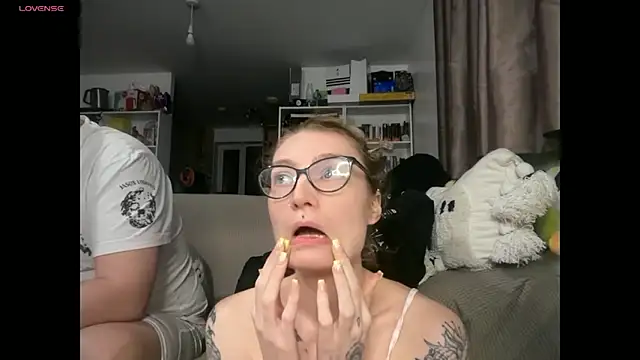 harleyblair online show from March 2026 10:38:02 PM