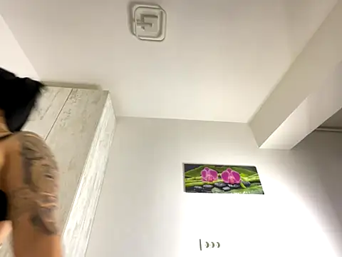 Snapshot of BlueEyes_BB chatting on November 2025 03:45:01 PM BlueEyes BB online show from November 2025 03:45:01 PM