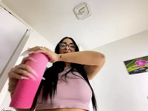 Snapshot of BlueEyes_BB chatting on January 2026 10:45:01 PM BlueEyes BB online show from January 2026 10:45:01 PM