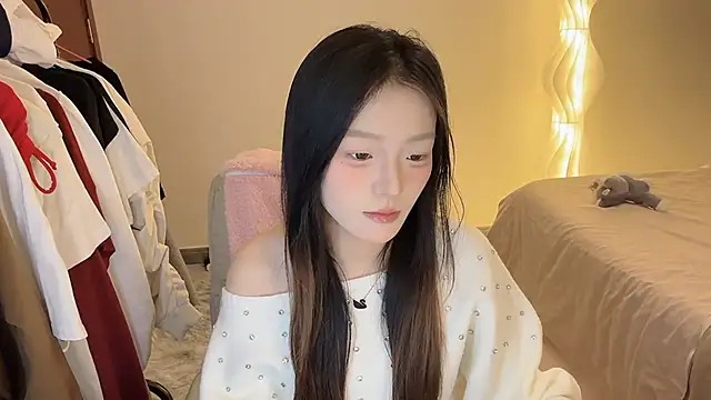 Robin-o3 online show from November 2025 10:58:01 AM