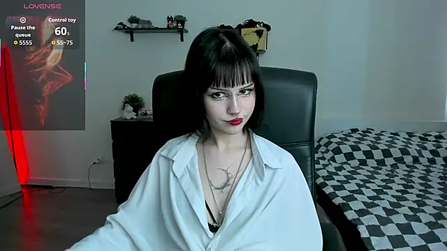 LiyaLuna online show from March 2026 12:34:01 PM