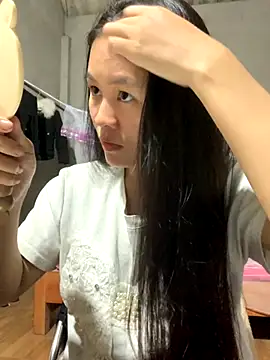 NhuFox online show from October 2025 12:35:02 PM