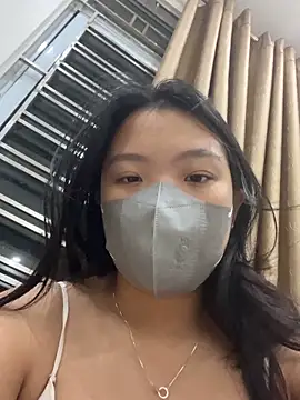 Snapshot of Thuylinh05 chatting on October 2025 07:03:02 PM Thuylinh05 online show from October 2025 07:03:02 PM