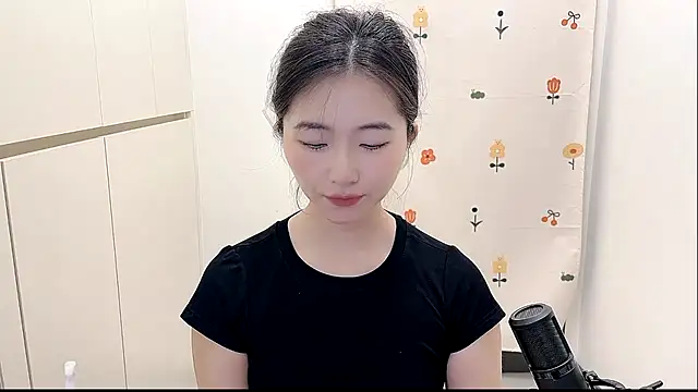 Snapshot of Rosalind_xixi chatting on October 2025 07:17:01 AM Rosalind xixi online show from October 2025 07:17:01 AM