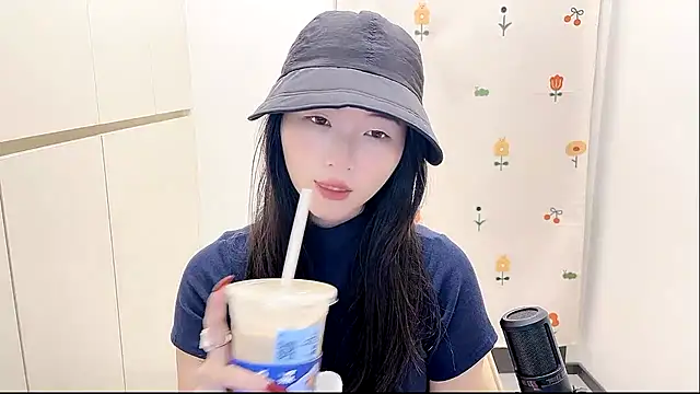 Snapshot of Rosalind_xixi chatting on October 2025 01:36:02 AM Rosalind xixi online show from October 2025 01:36:02 AM
