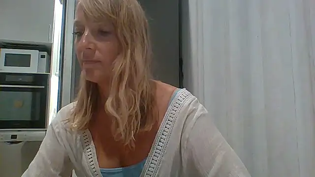 Vexxaa online show from October 2025 06:28:02 PM