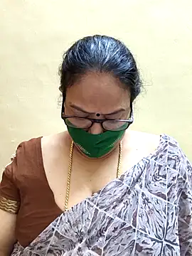 Snapshot of heera-rani chatting on October 2025 06:03:01 AM heera-rani online show from October 2025 06:03:01 AM