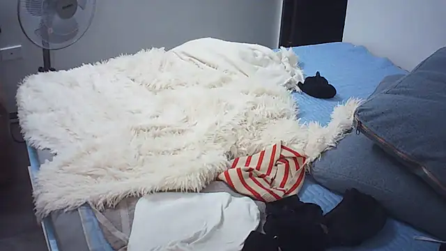 Linh linh01 online show from October 2025 12:09:02 PM