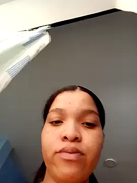 Snapshot of VictoriDior chatting on November 2025 04:41:01 PM VictoriDior online show from November 2025 04:41:01 PM