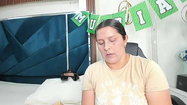 KikaDuque online show from July 2026 06:59:01 PM
