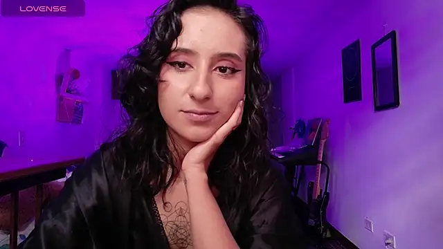 Snapshot of atenea_dragon__ chatting on December 2025 08:29:01 PM atenea dragon online show from December 2025 08:29:01 PM