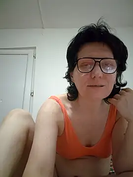 Vera Elle online show from March 2026 08:00:01 PM