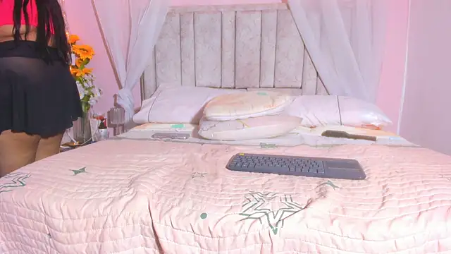 Rachellcooperrr online show from October 2025 08:15:02 AM