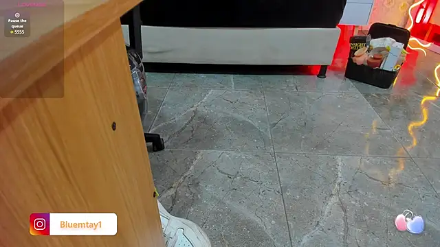 BLUE TAY1 online show from October 2025 11:55:02 AM