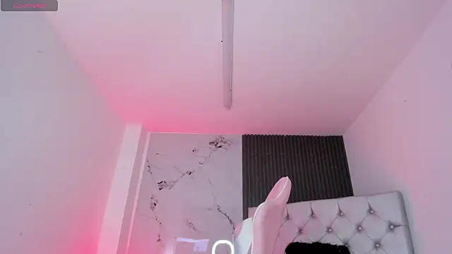 chloesagee online show from February 2026 09:42:01 PM