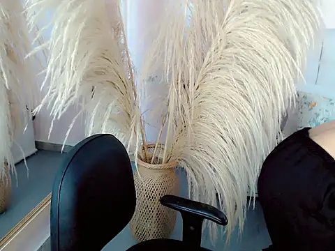 nathalialoes1 online show from October 2025 07:16:02 PM