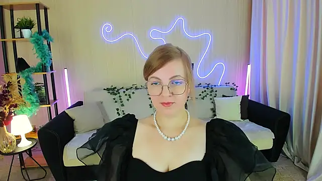 YourUniverser online show from November 2025 09:18:02 AM