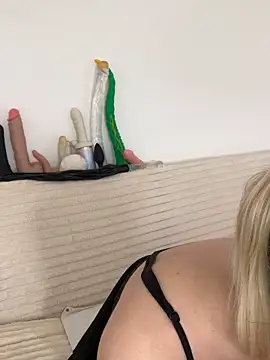 Snapshot of Lesamantssexy chatting on May 2026 11:17:01 AM Lesamantssexy online show from May 2026 11:17:01 AM