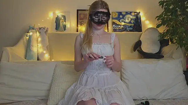Snapshot of Pixxxis chatting on June 2026 12:49:01 AM Pixxxis online show from June 2026 12:49:01 AM