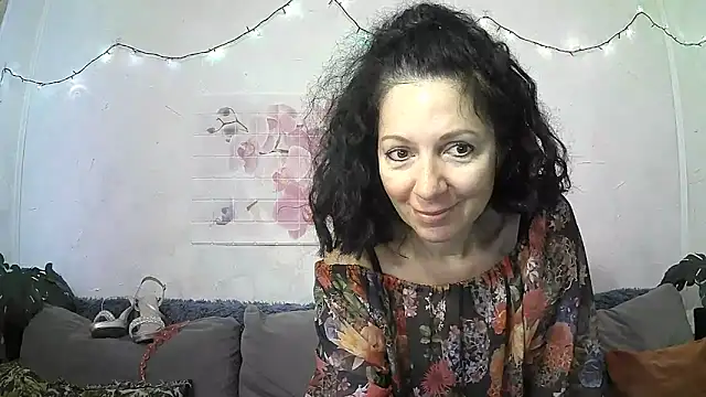 Snapshot of ValleriWind chatting on May 2026 01:56:02 AM ValleriWind online show from May 2026 01:56:02 AM