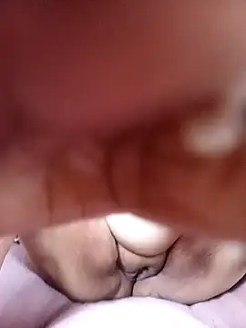 yummyhottie-clit online show from November 2025 02:40:02 PM