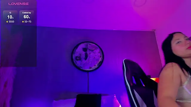 Snapshot of luccia_smith chatting on May 2026 04:42:02 AM luccia smith online show from May 2026 04:42:02 AM