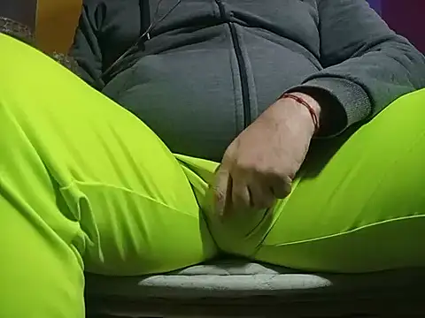 BabyBearMilk online show from November 2025 05:29:02 AM