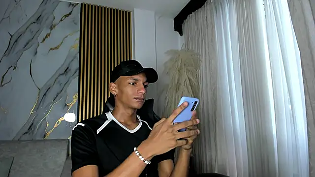 JulienSaint online show from November 2025 12:06:01 PM