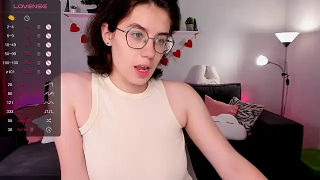 BellaCaress online show from September 2025 02:33:02 AM