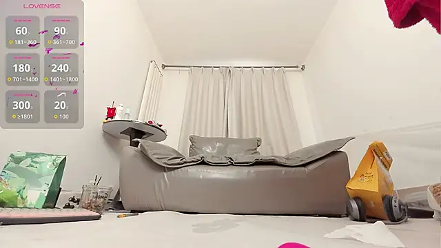 fox-yiyi online show from October 2025 07:53:01 AM